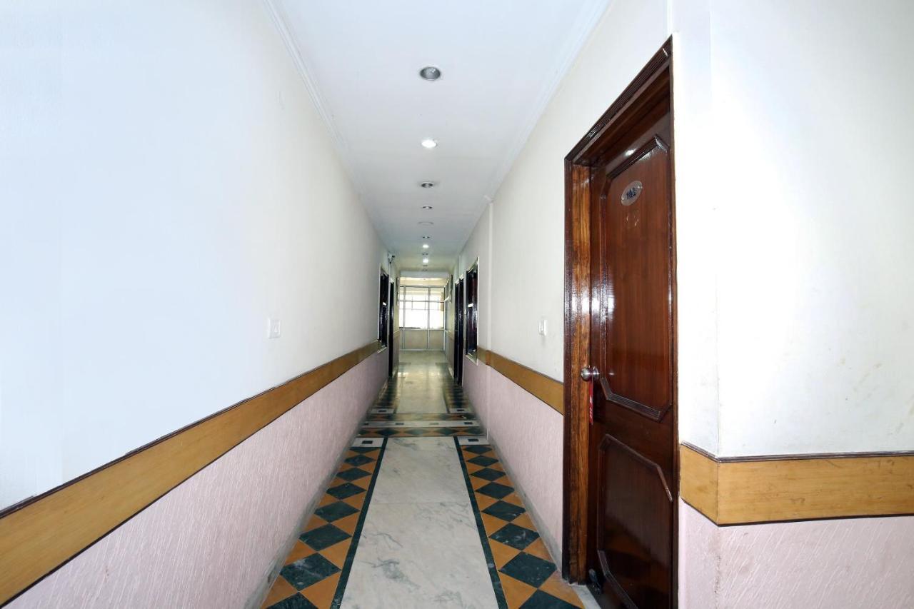 Capital O 10990 Hotel Gobind Regency Zirakpur Eksteriør bilde